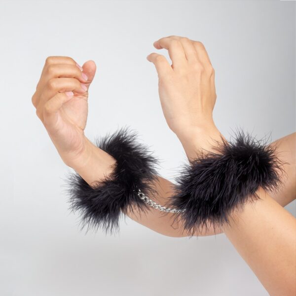 ESPOSAS SECRET HANDCUFFS MARABOU NEGRAS SECRET PLAY - Imagen 3